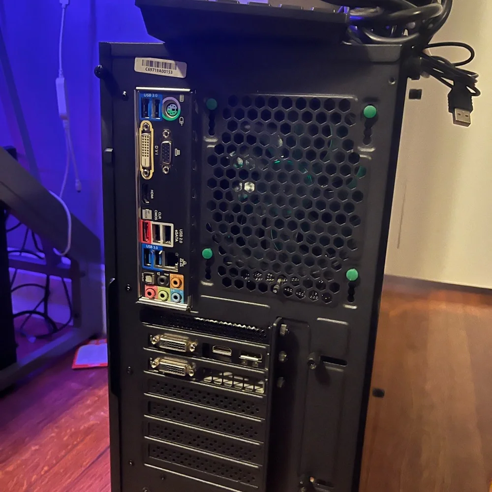 I’m selling this gaming pc it’s done very good for me over the past year or so